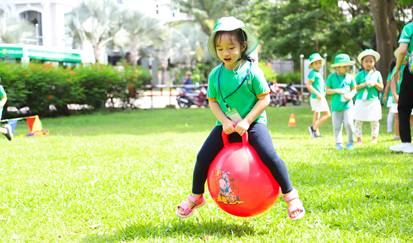 Hoạt động ngoại khóa Clover Montessori