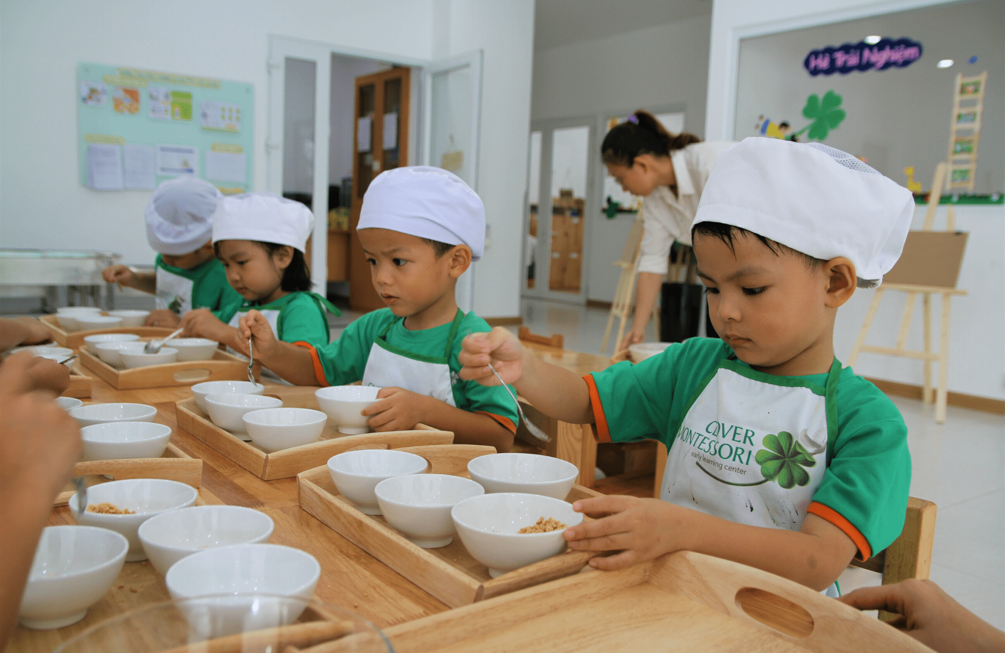 Một ngày của trẻ tại trường mầm non Clover Montessori